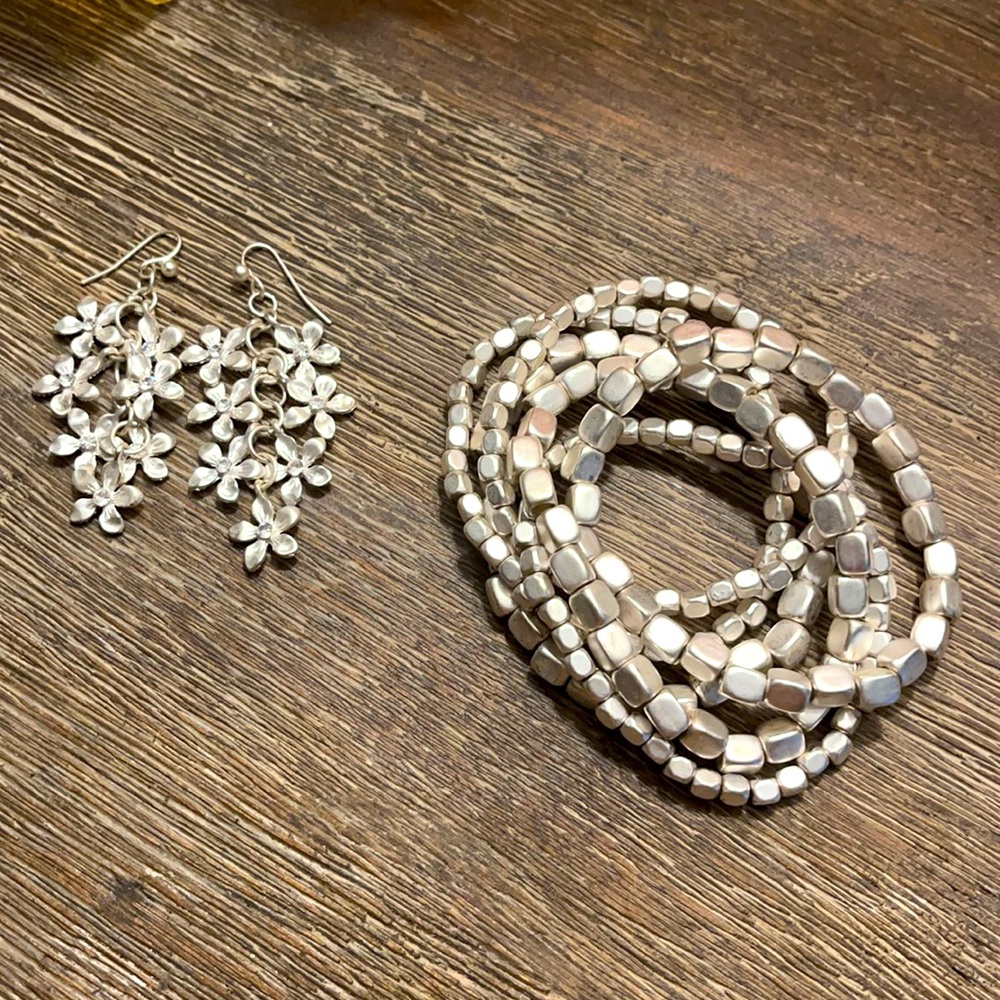 Set Silver Flower Earrings & Stack Bracelets - image 2